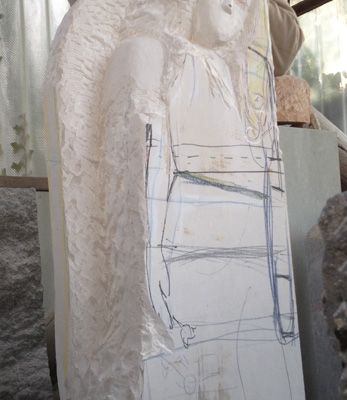 erste Anzeichnung für freie Arbeit in Kalkstein Engelgrabstein Nicola Bohnen Steinbildhauermeisterin